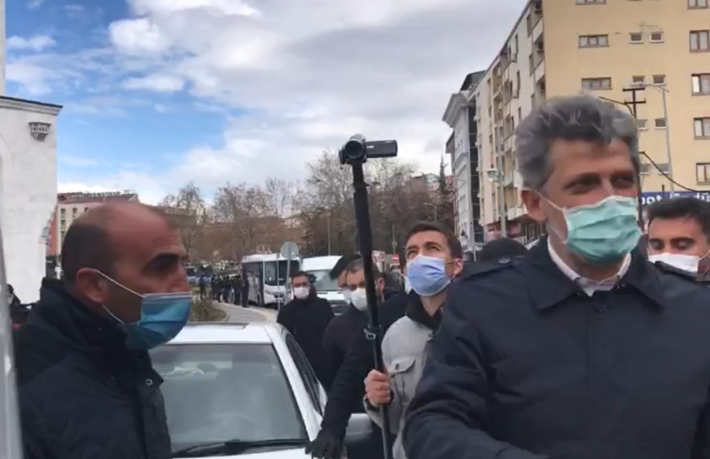 Paylan ve beraberindeki heyet tarihi Ermeni mezarlığına sokulmadı